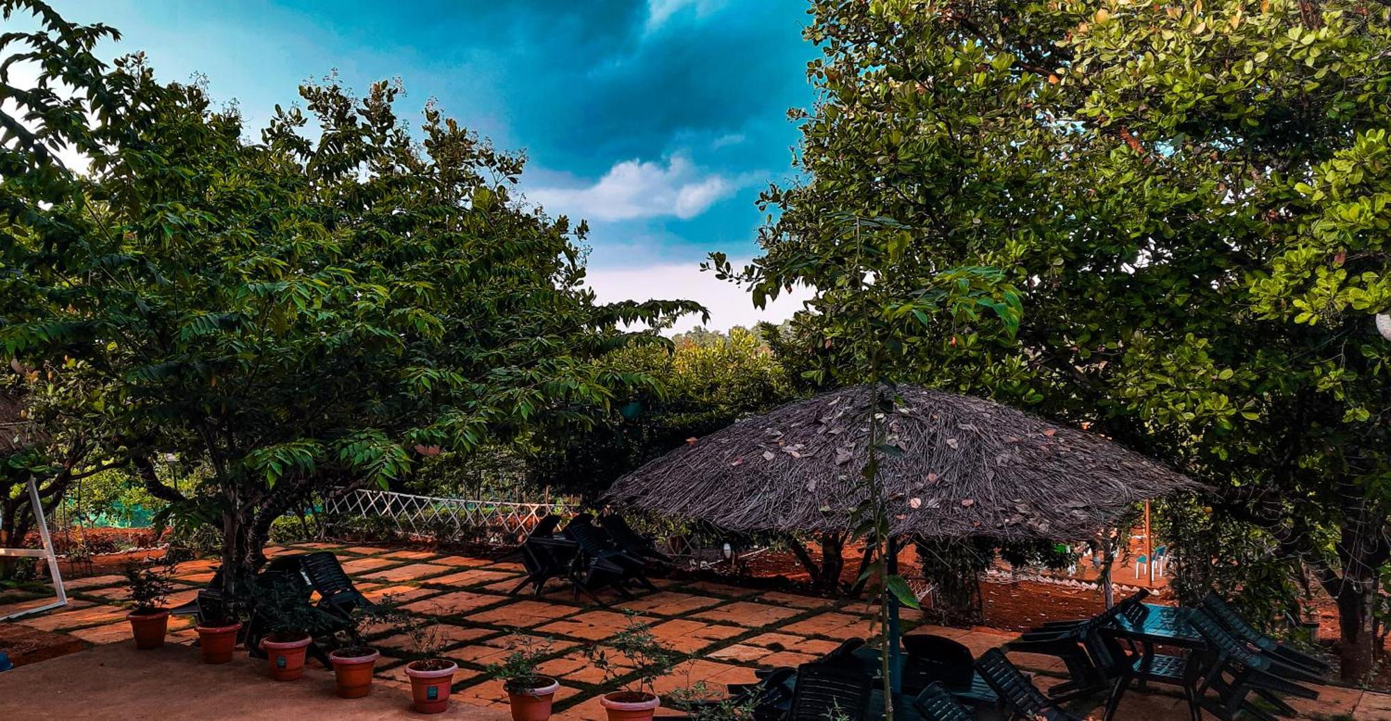 Chalobahills Farmstay Resort Ajra Exterior photo